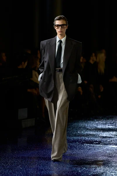 Look 7